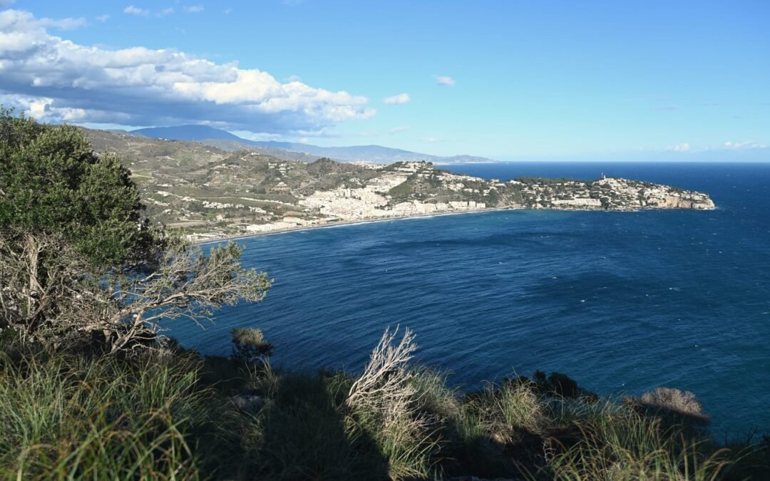 Almuñécar y su bahía vistas desde Cerro Gordo
