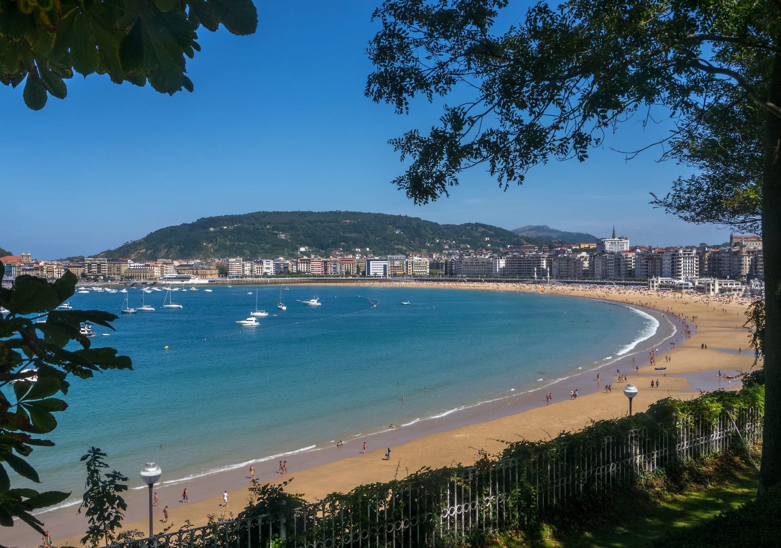 Bahía y playa de La Concha en San Sebastián