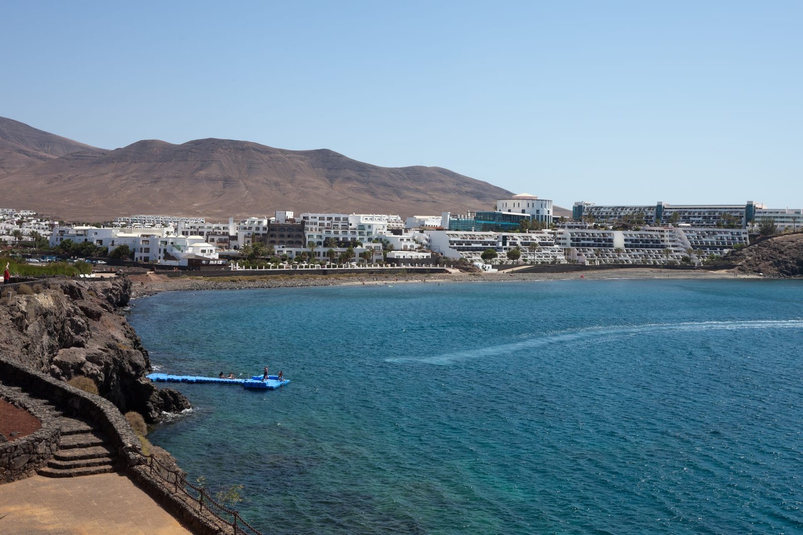 Playa y paseo de Playa Blanca, en Lanzarote