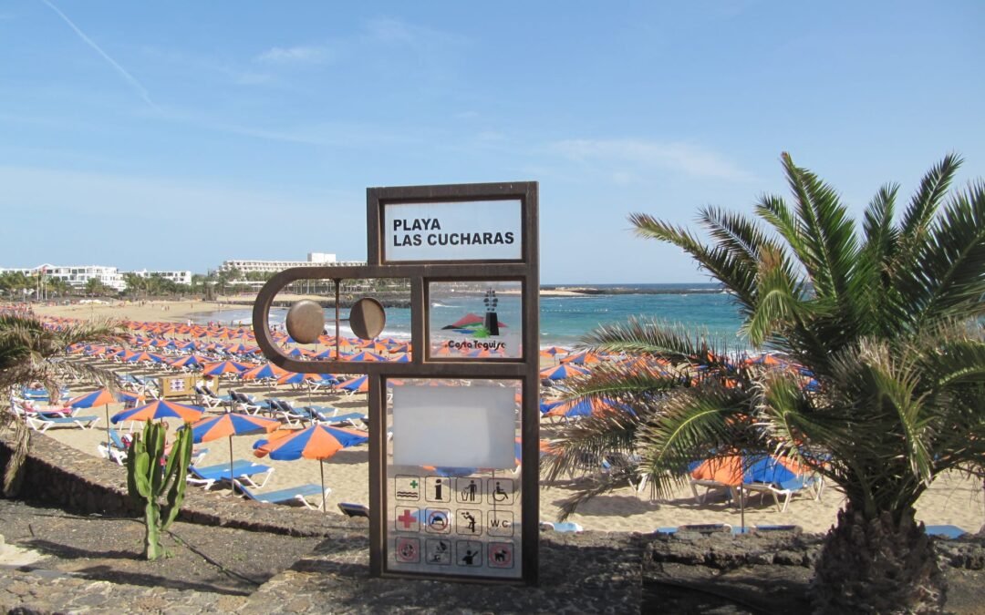 Playa de Las Cucharas en Costa Teguise, Lanzarote